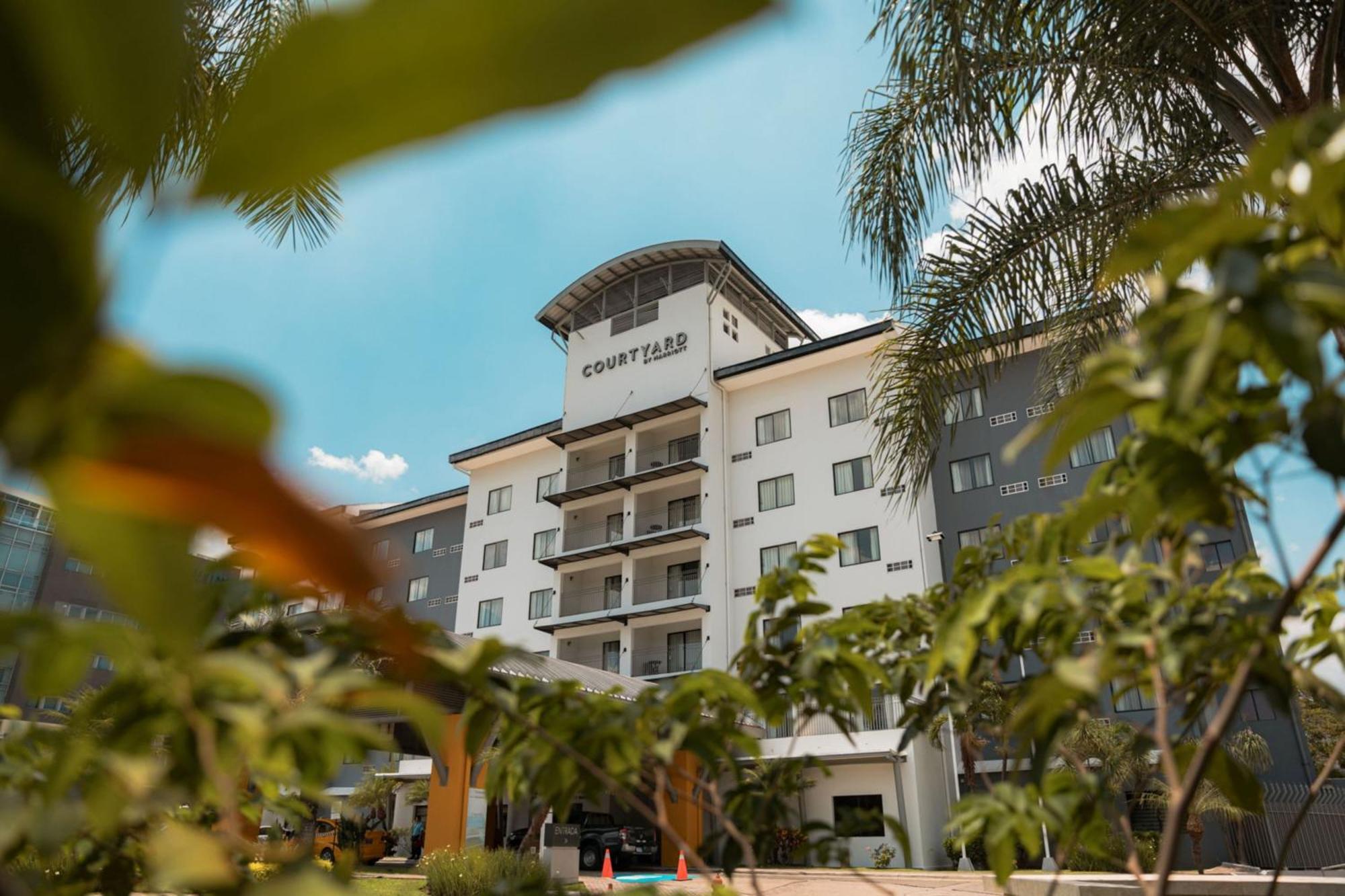 คอร์ตยาร์ด ซานซัลวาดอร์ Hotel ภายนอก รูปภาพ