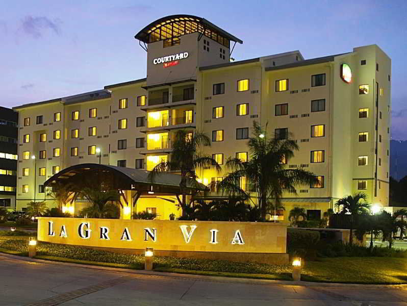 คอร์ตยาร์ด ซานซัลวาดอร์ Hotel ภายนอก รูปภาพ